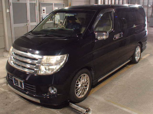 NISSAN ELGRAND