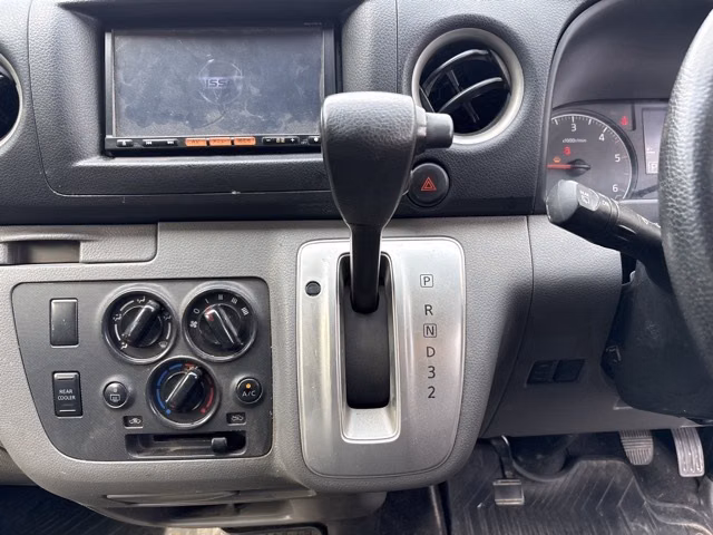 NISSAN NV350 CARAVAN