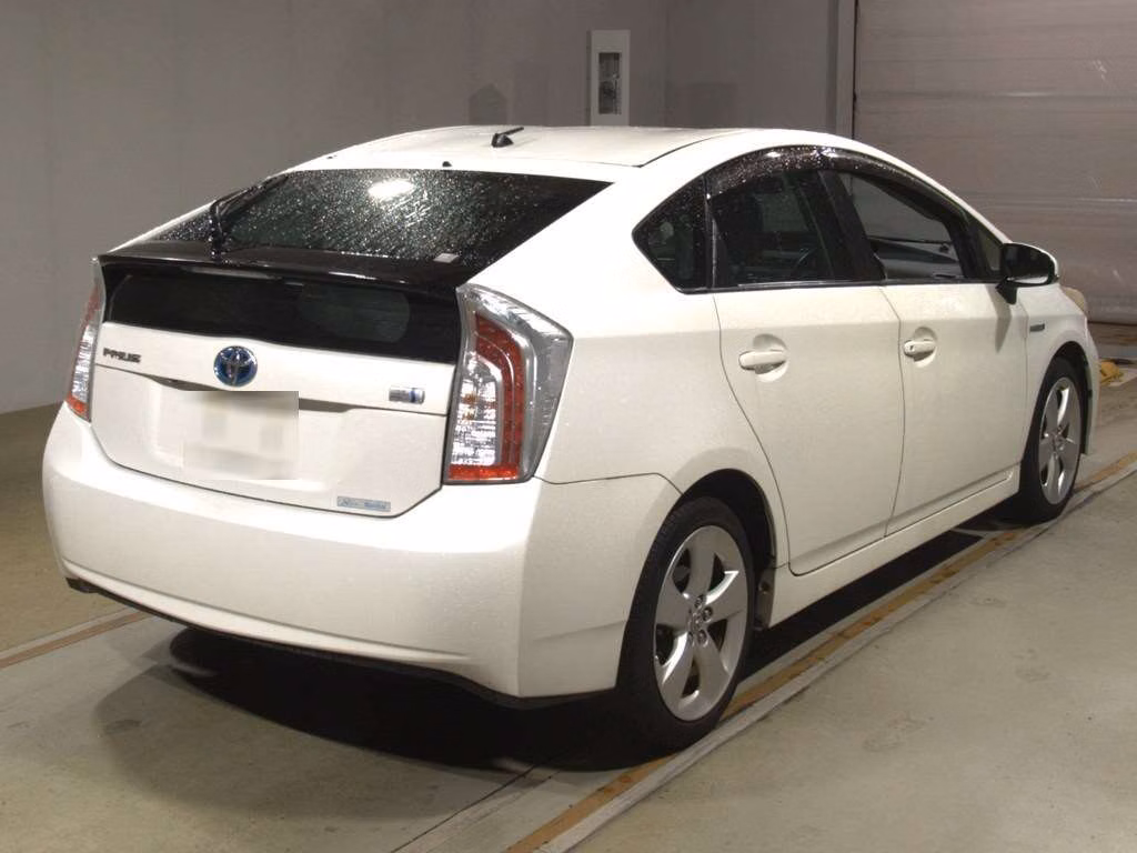 TOYOTA PRIUS