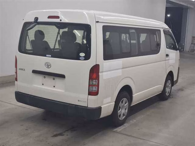 TOYOTA HIACE