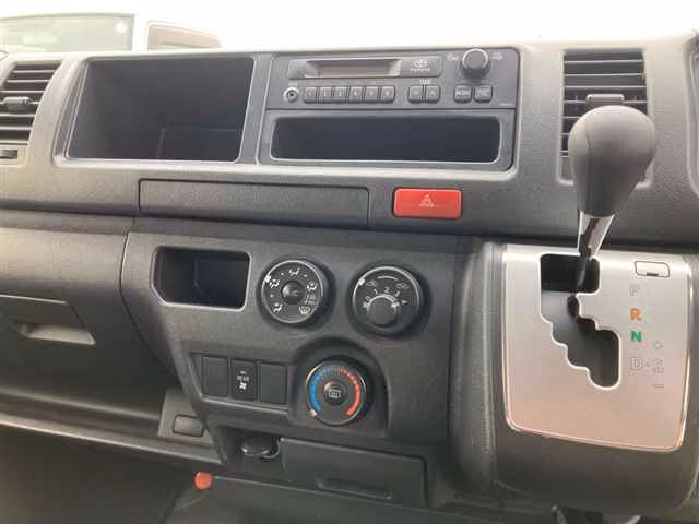 TOYOTA HIACE