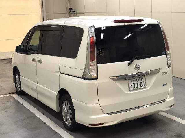 NISSAN SERENA