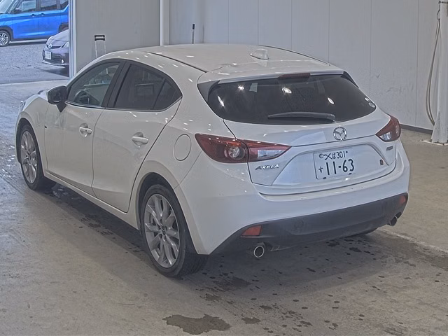 MAZDA AXELA