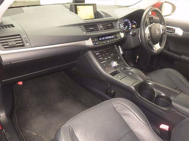 LEXUS CT200H