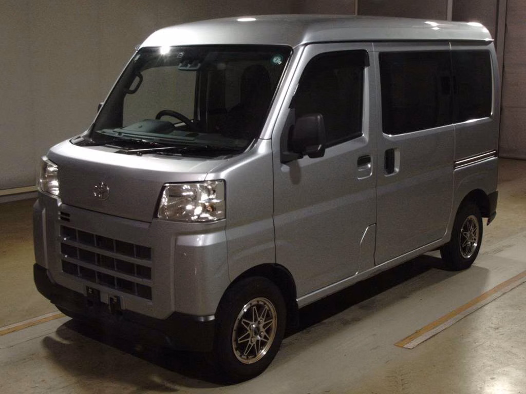 TOYOTA PIXIS VAN
