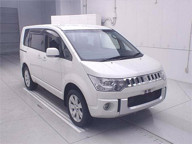 MITSUBISHI DELICA D:5