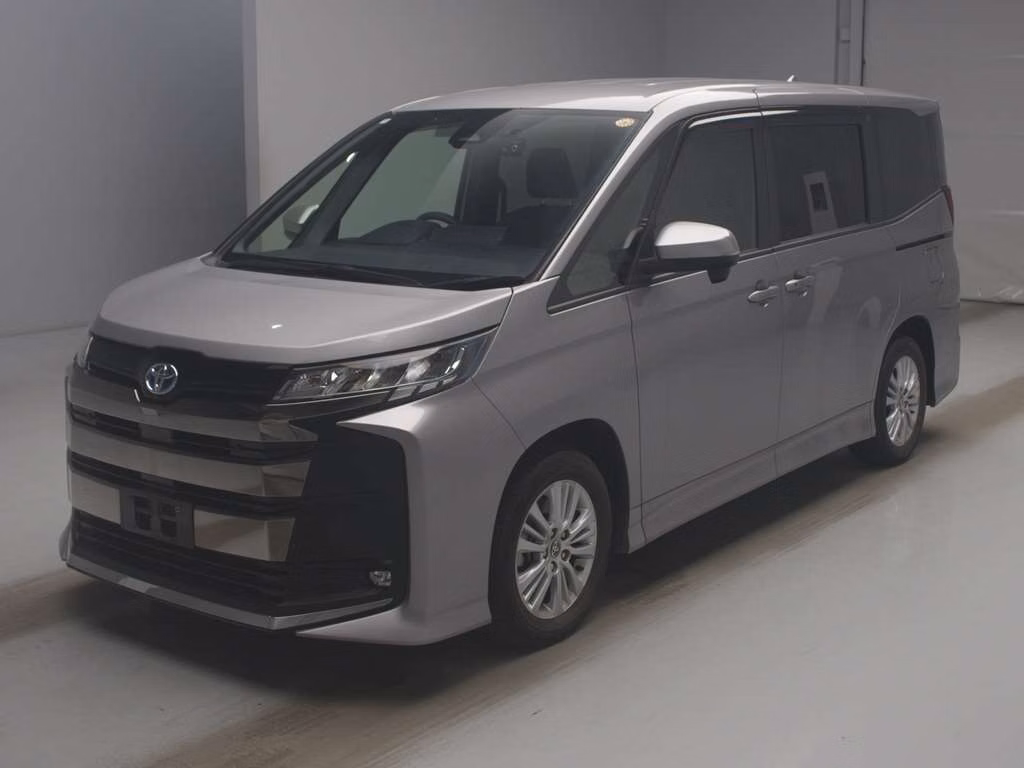 TOYOTA NOAH