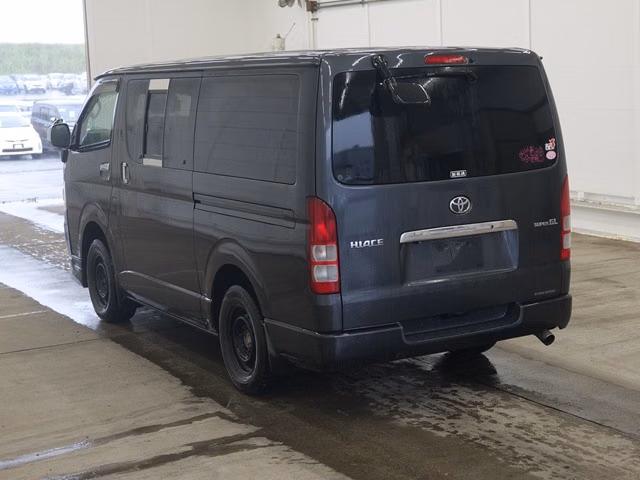 TOYOTA REGIUS ACE