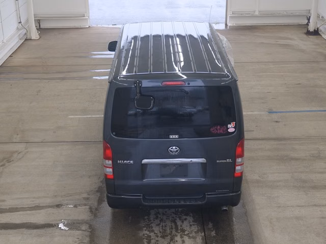 TOYOTA REGIUS ACE