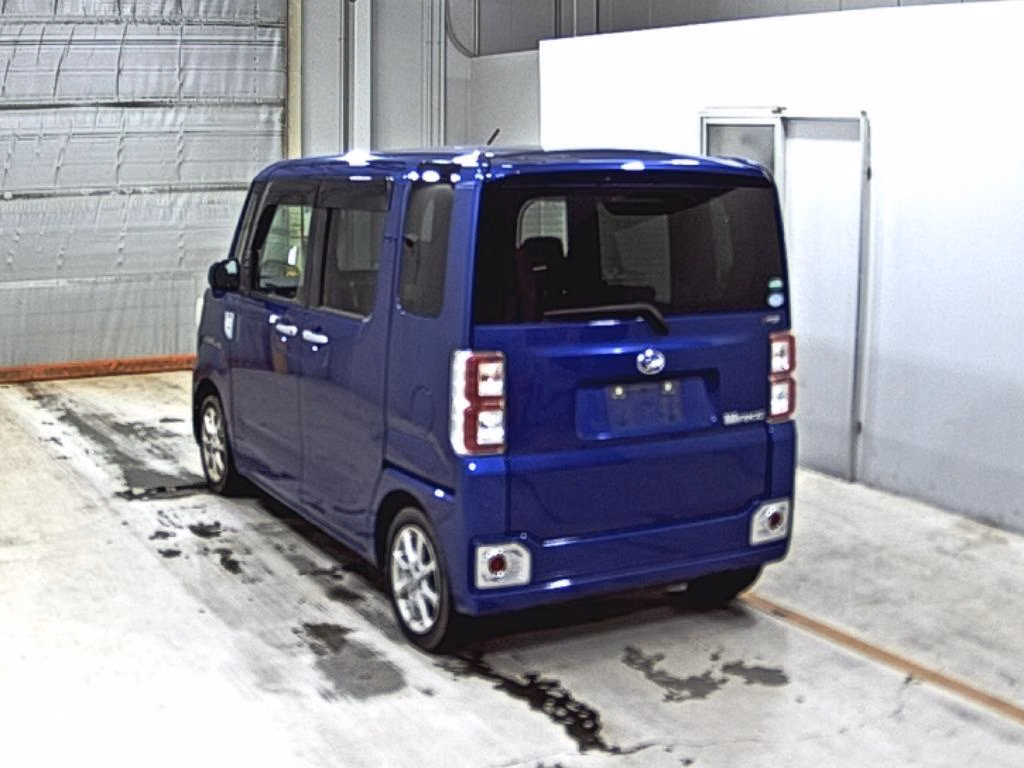 DAIHATSU WAKE