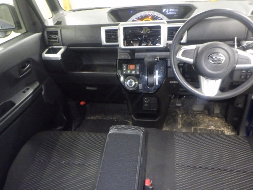 DAIHATSU WAKE