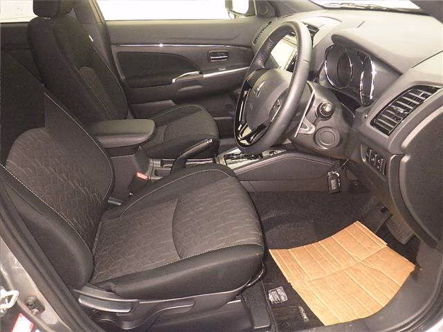 MITSUBISHI RVR