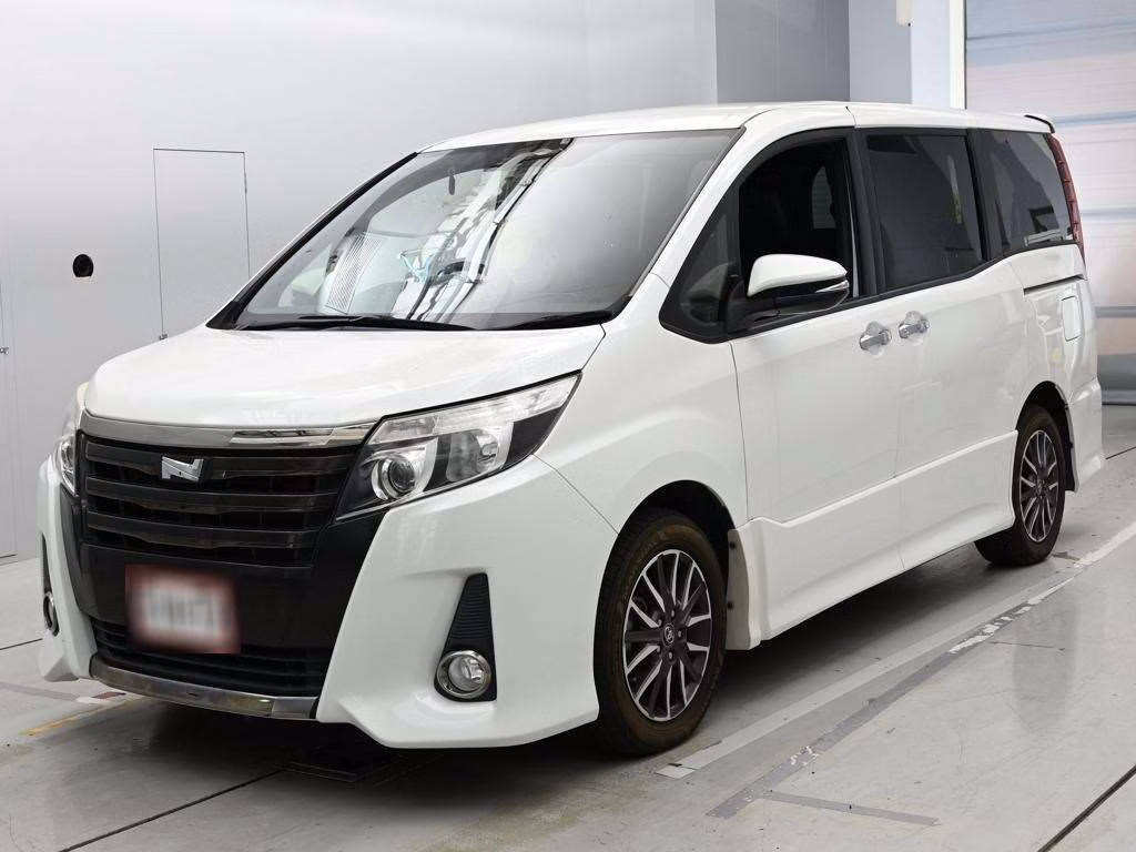 TOYOTA NOAH