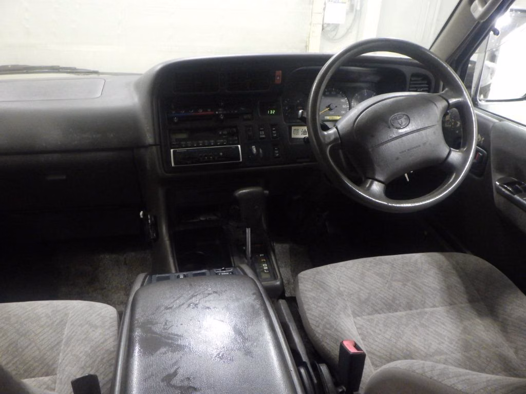 TOYOTA HIACE