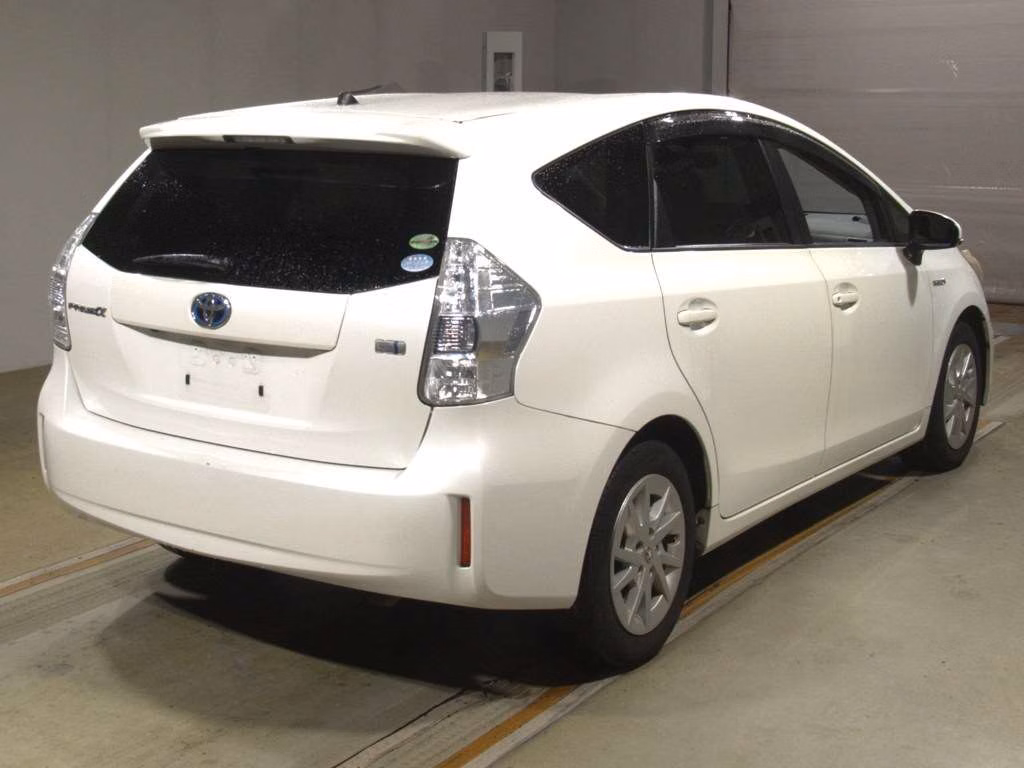 TOYOTA PRIUS ALPHA