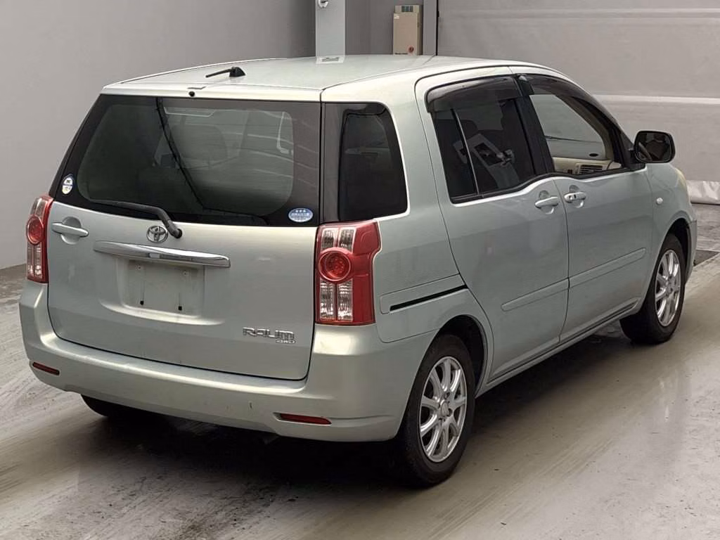 TOYOTA RAUM