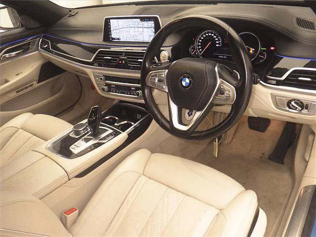 BMW 7-SERIES