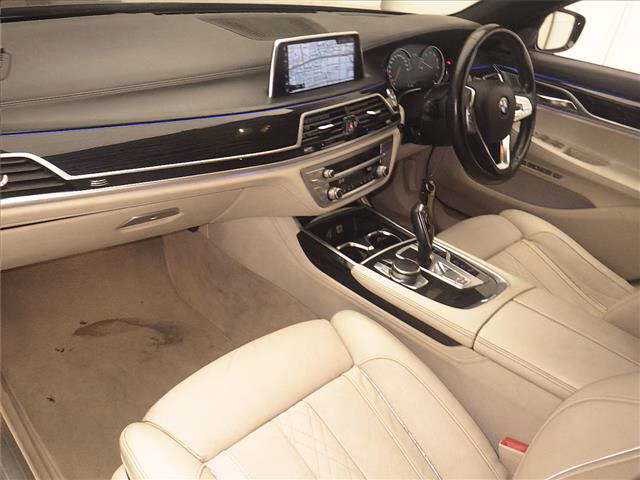 BMW 7-SERIES