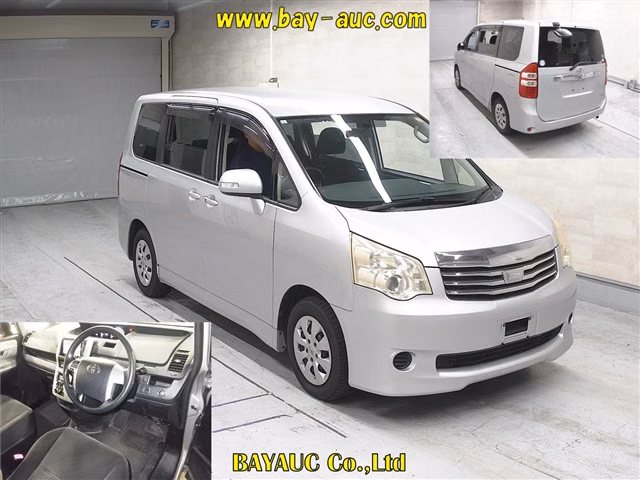 TOYOTA NOAH