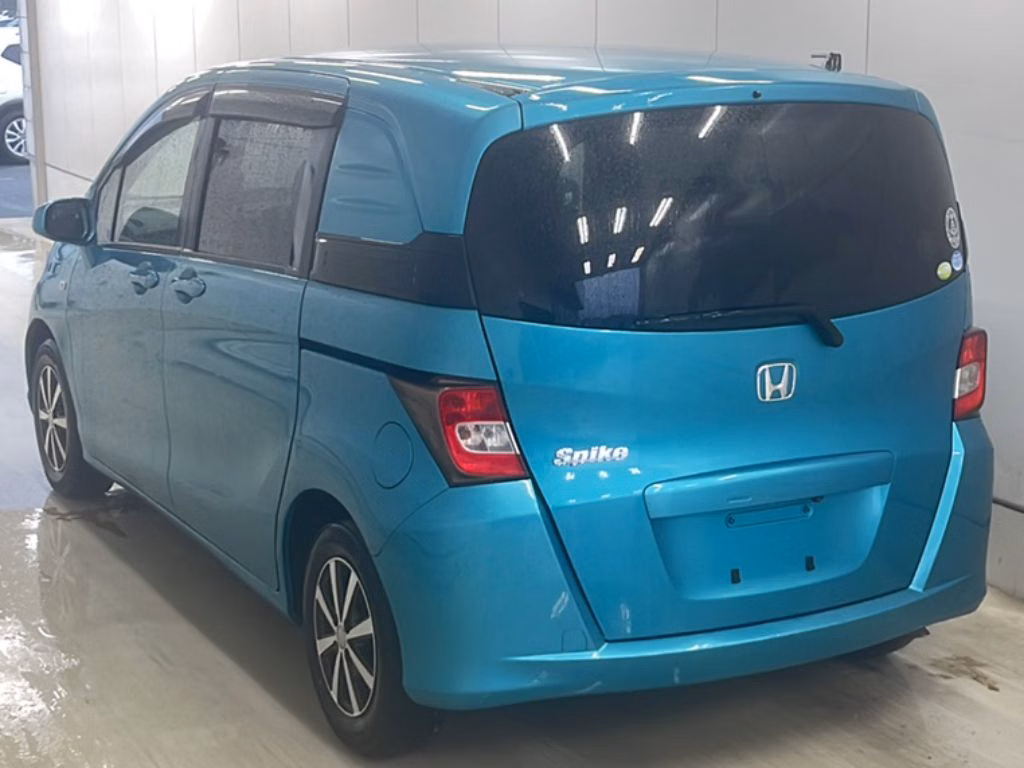 HONDA FREED SPIKE