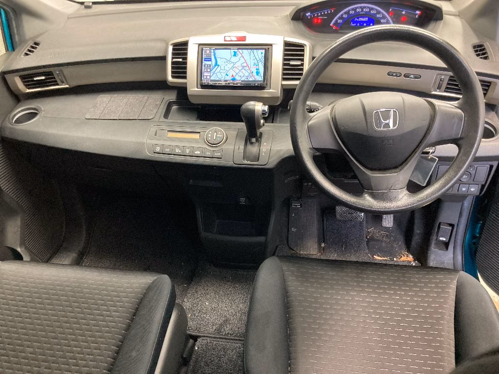 HONDA FREED SPIKE