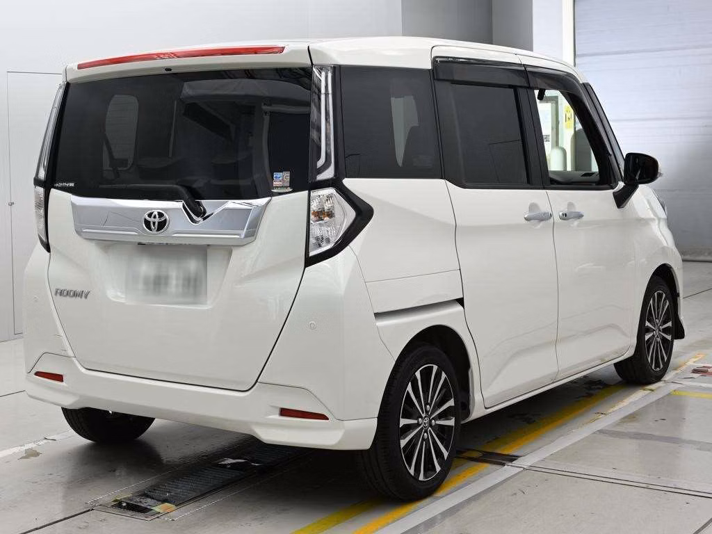 TOYOTA ROOMY