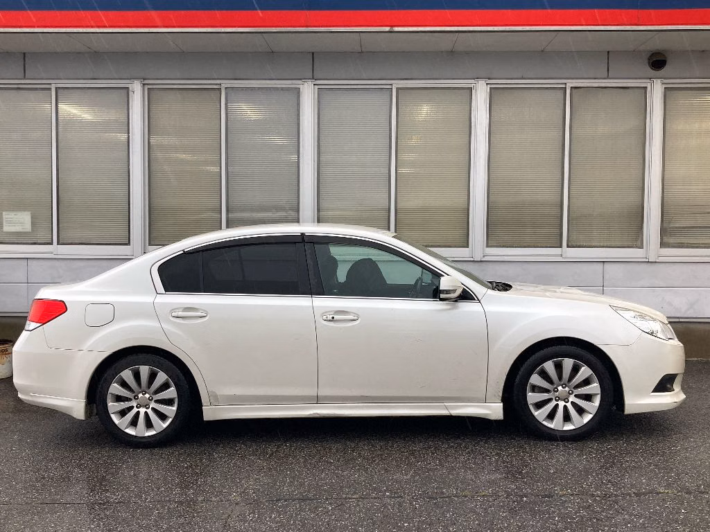 SUBARU LEGACY B4