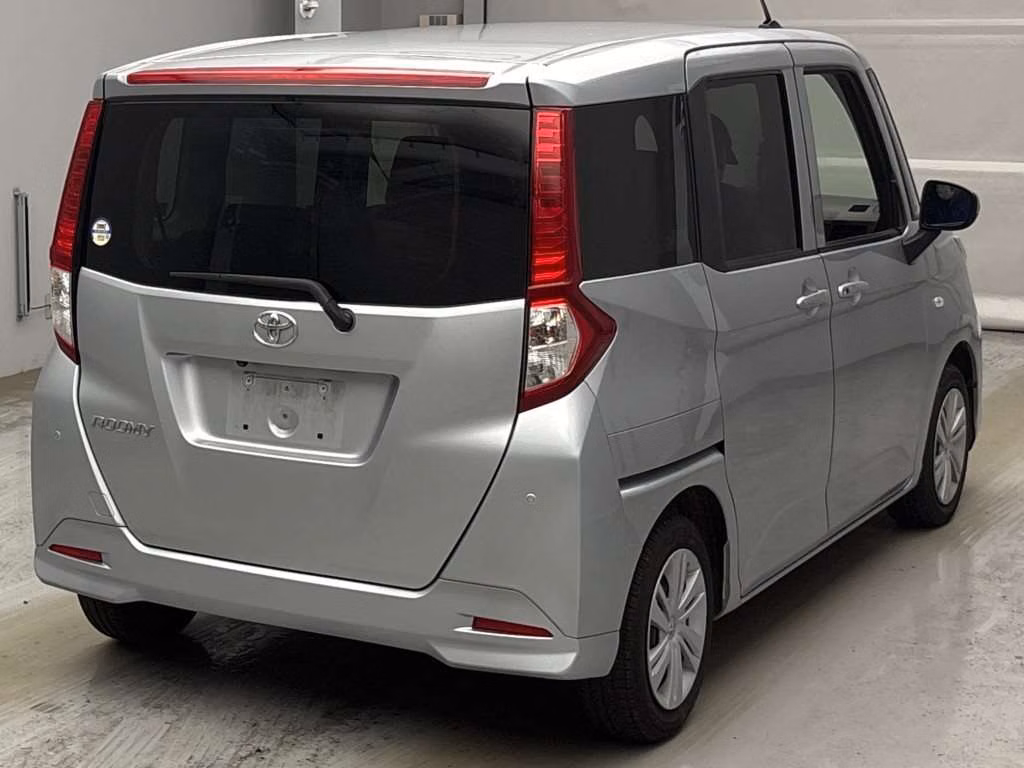 TOYOTA ROOMY