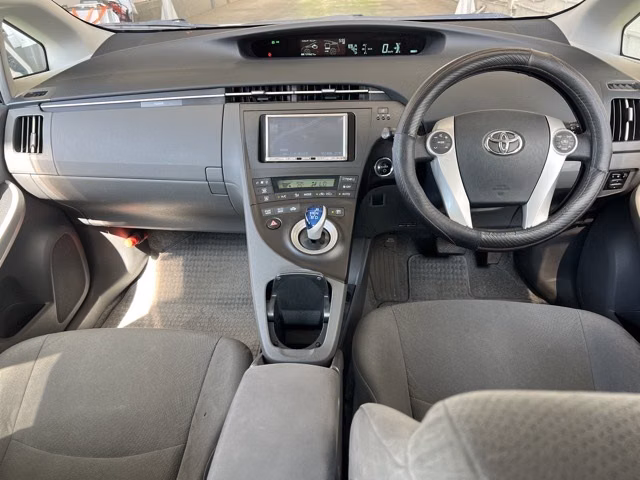 TOYOTA PRIUS