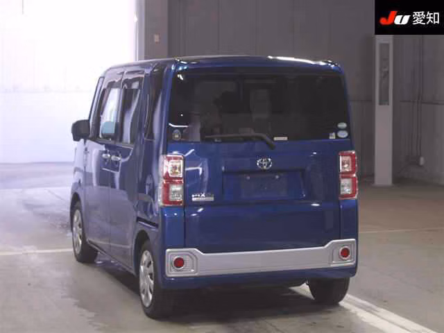 TOYOTA PIXIS MEGA