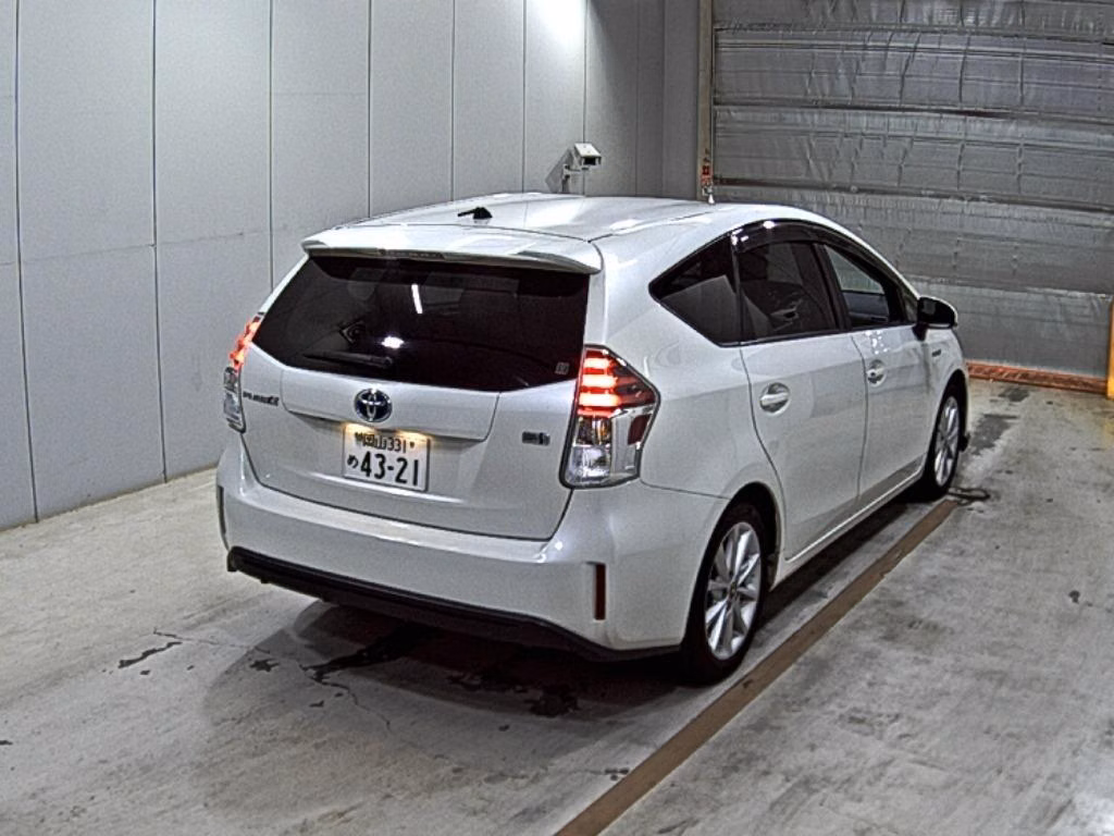 TOYOTA PRIUS ALPHA