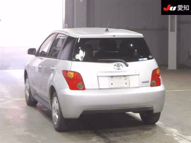 TOYOTA IST