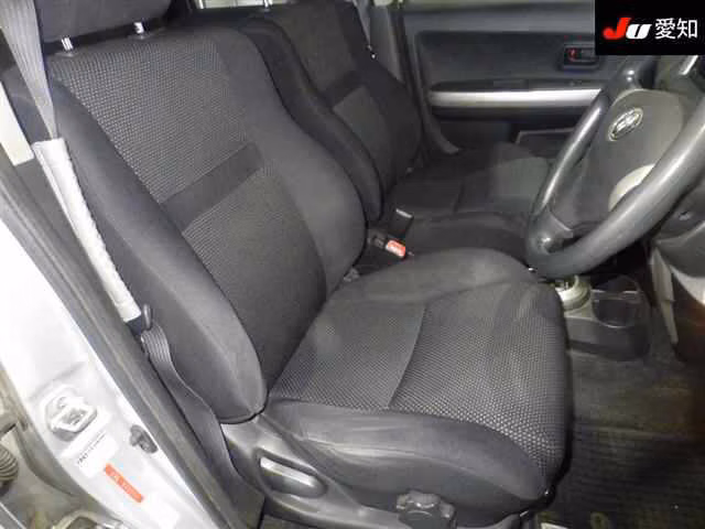TOYOTA IST