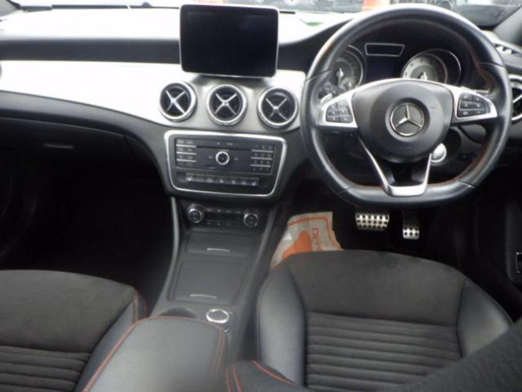 MERCEDES-BENZ CLA-CLASS