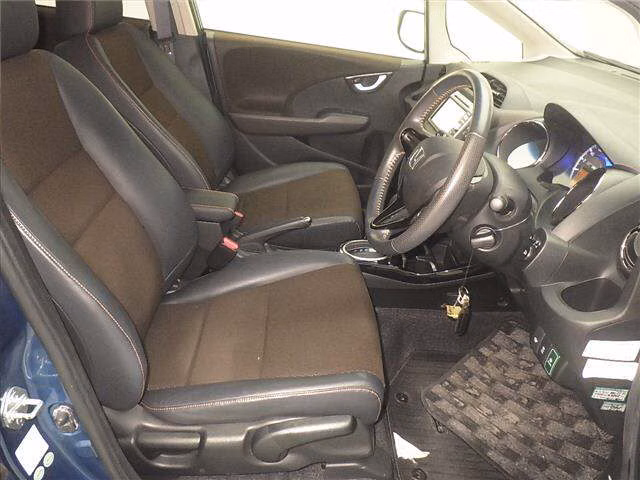 HONDA FIT SHUTTLE