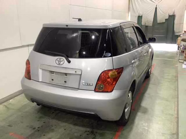 TOYOTA IST