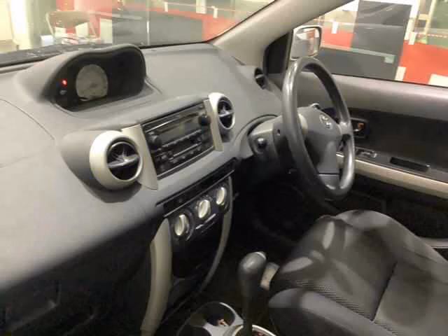TOYOTA IST