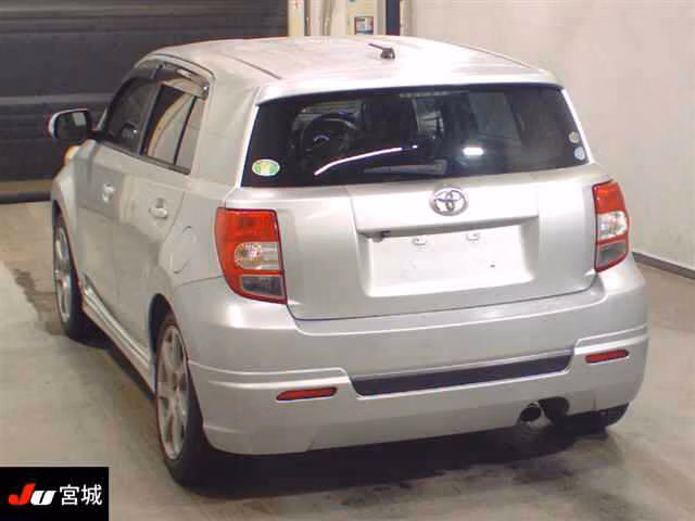 TOYOTA IST