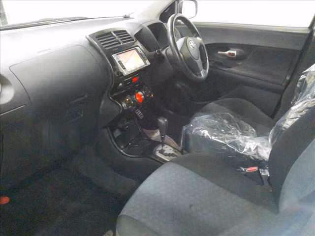 TOYOTA IST