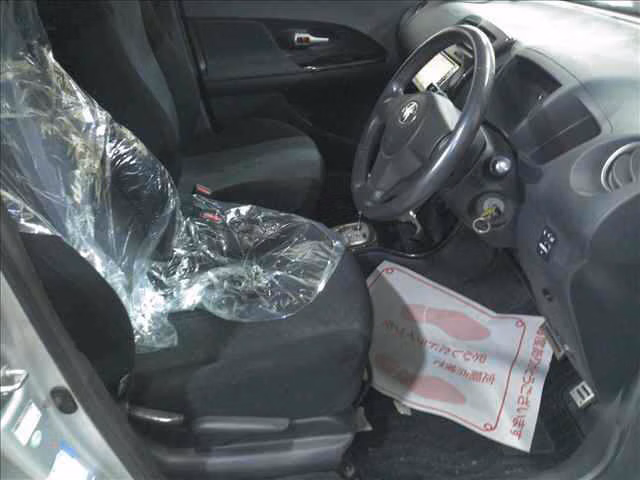 TOYOTA IST