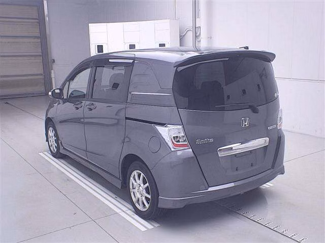 HONDA FREED SPIKE