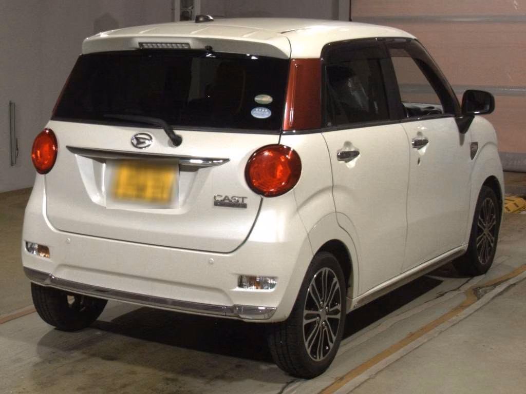 DAIHATSU CAST