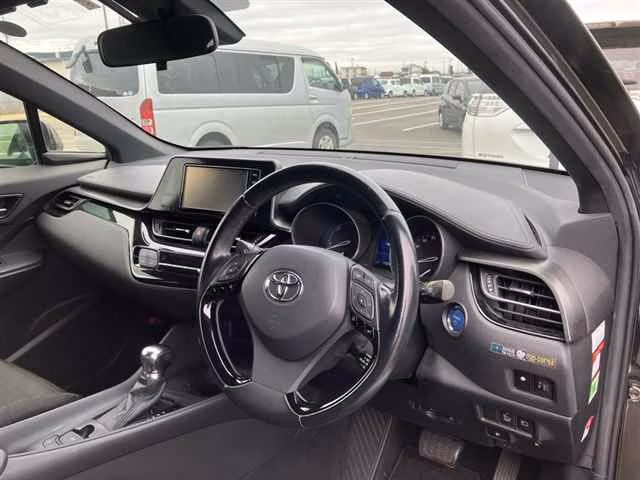 TOYOTA C-HR