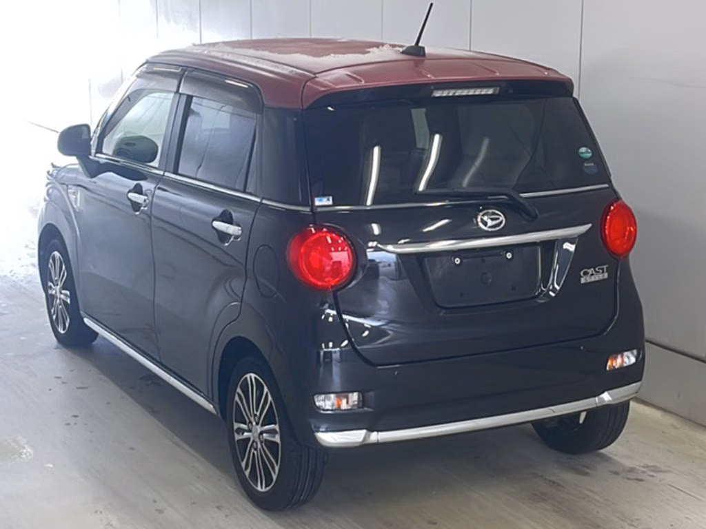 DAIHATSU CAST