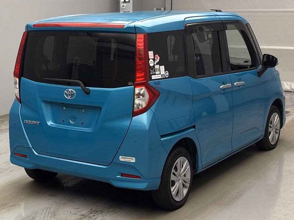 TOYOTA ROOMY