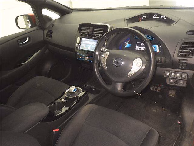 NISSAN LEAF