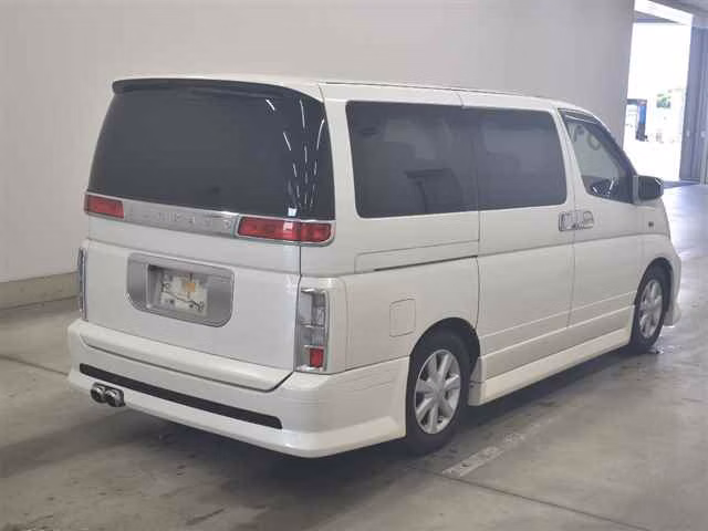 NISSAN ELGRAND