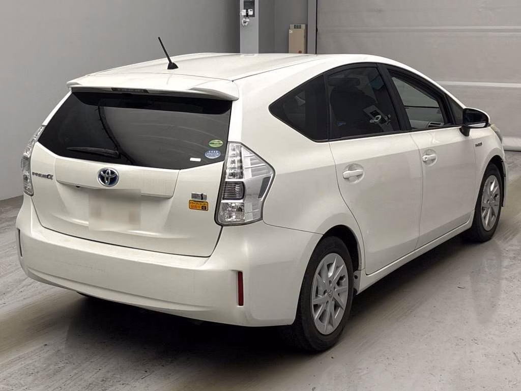 TOYOTA PRIUS ALPHA