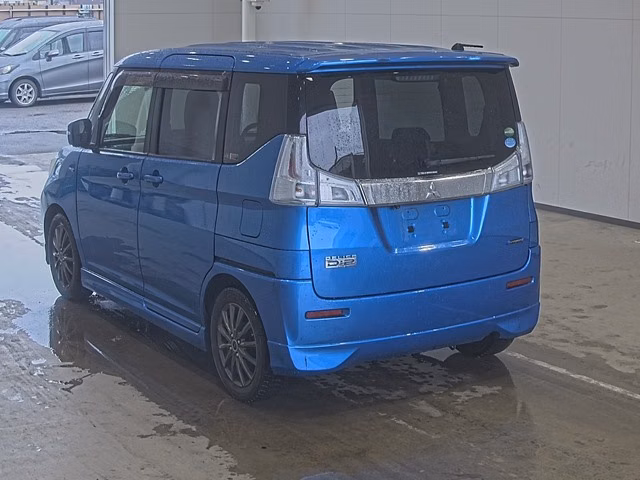 MITSUBISHI DELICA D:2