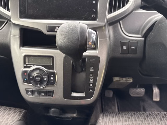 MITSUBISHI DELICA D:2